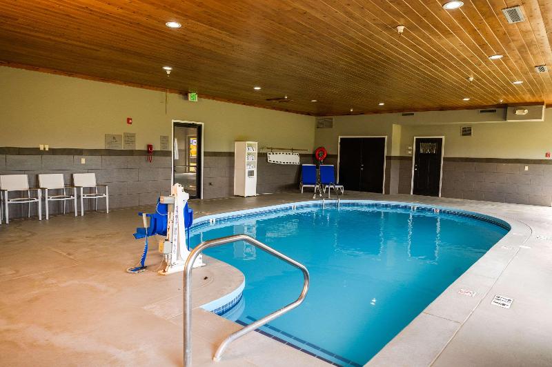 בית מלון כפרי Country Inn & Suites By Radisson, Greenfield, In