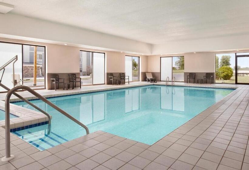 فندق Country Inn & Suites By Radisson Mt. Pleasantracine West Wi