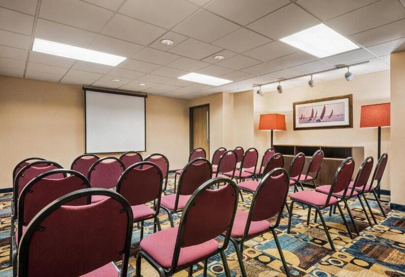 فندق Country Inn & Suites By Radisson Mt. Pleasantracine West Wi