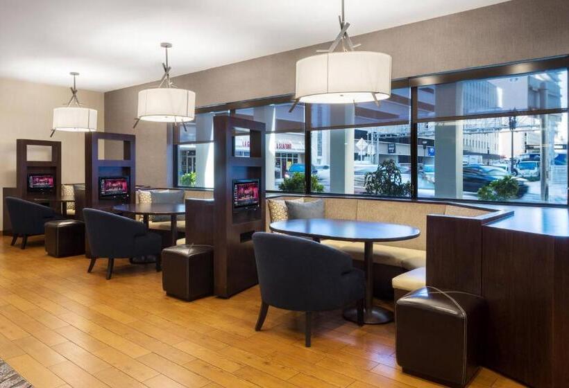 هتل Courtyard Miami Downtown Brickell Area