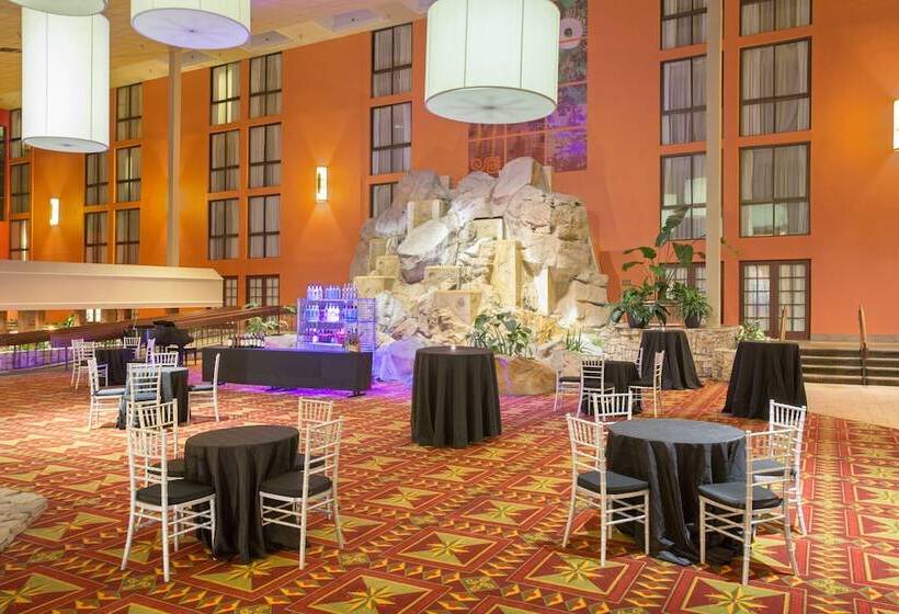 ホテル Crowne Plaza Denver International Airport, An Ihg