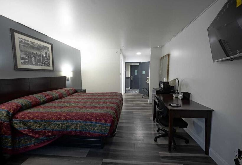 酒店 Greenwoods Inn & Suites