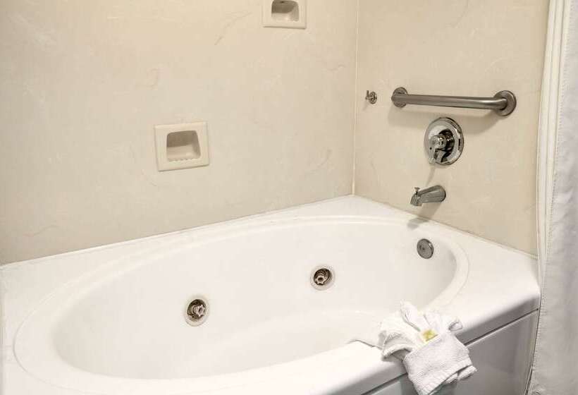 فندق Days Inn By Wyndham Concord