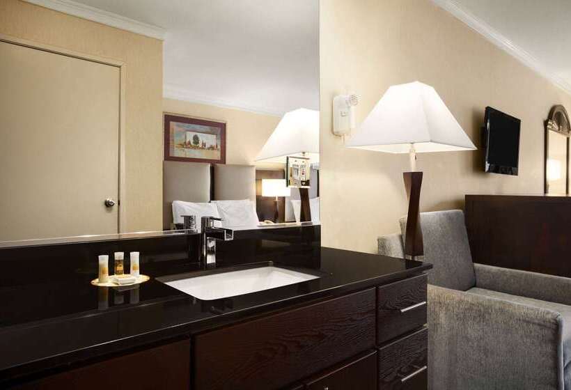 فندق Days Inn By Wyndham Concord