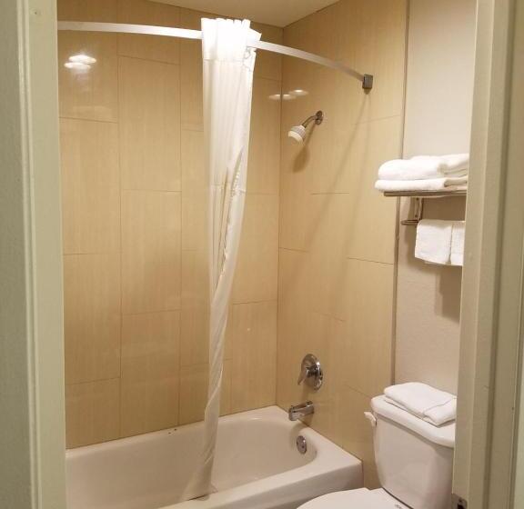 Отель Days Inn By Wyndham Ennis