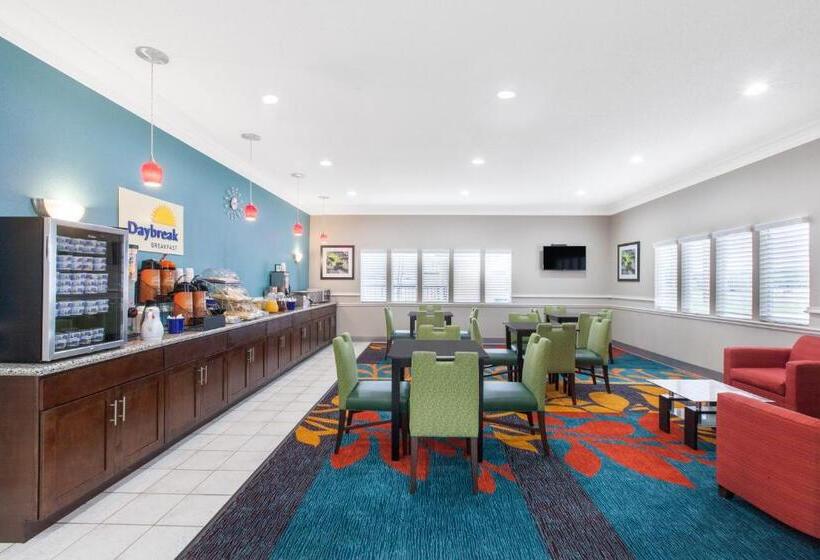 Отель Days Inn By Wyndham Ennis