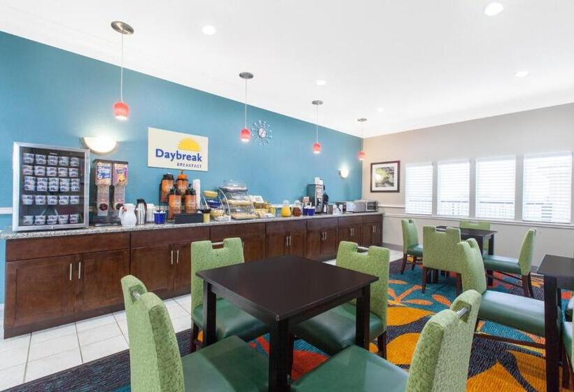 Отель Days Inn By Wyndham Ennis