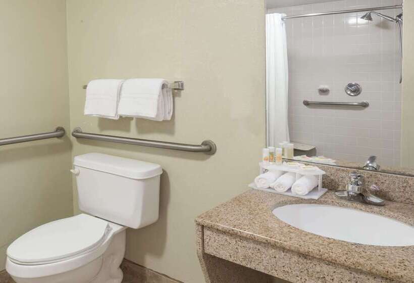 Отель Days Inn By Wyndham Selma