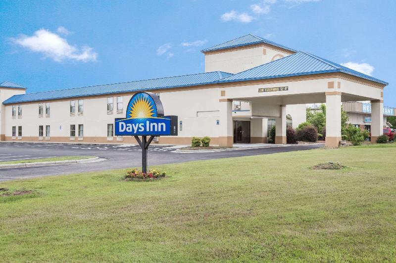 Отель Days Inn By Wyndham Selma