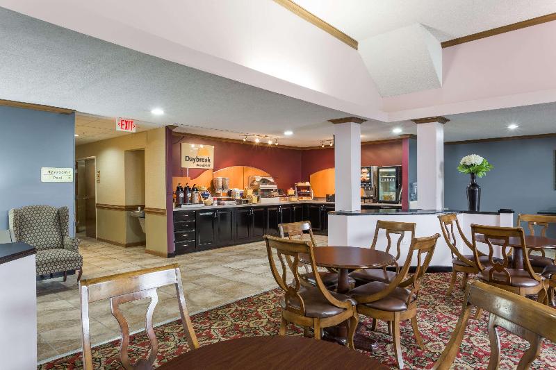 Отель Days Inn By Wyndham Selma