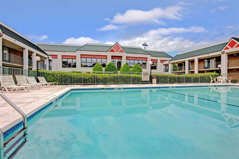 ホテル Days Inn Cornelius Lake Norman