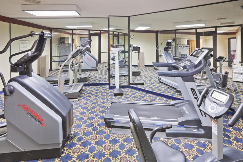 Hotel Days Inn & Suites By Wyndham Tahlequah