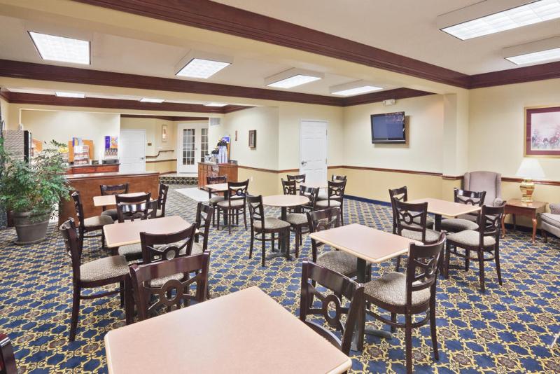 Hotel Days Inn & Suites By Wyndham Tahlequah