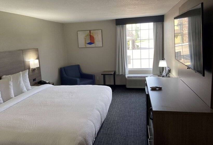 هتل Days Inn & Suites By Wyndham Tahlequah