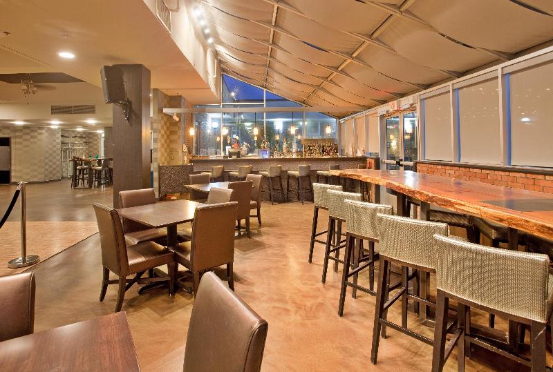 בית מלון כפרי Delamar Traverse City