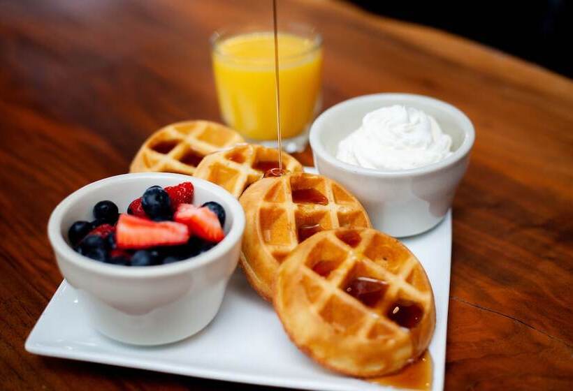 בית מלון כפרי Delamar Traverse City