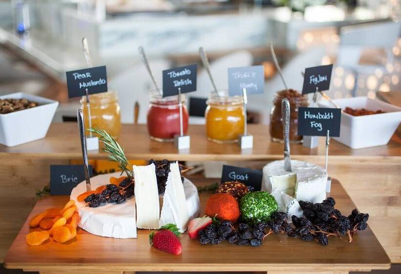 فندق Delray Sands Resort