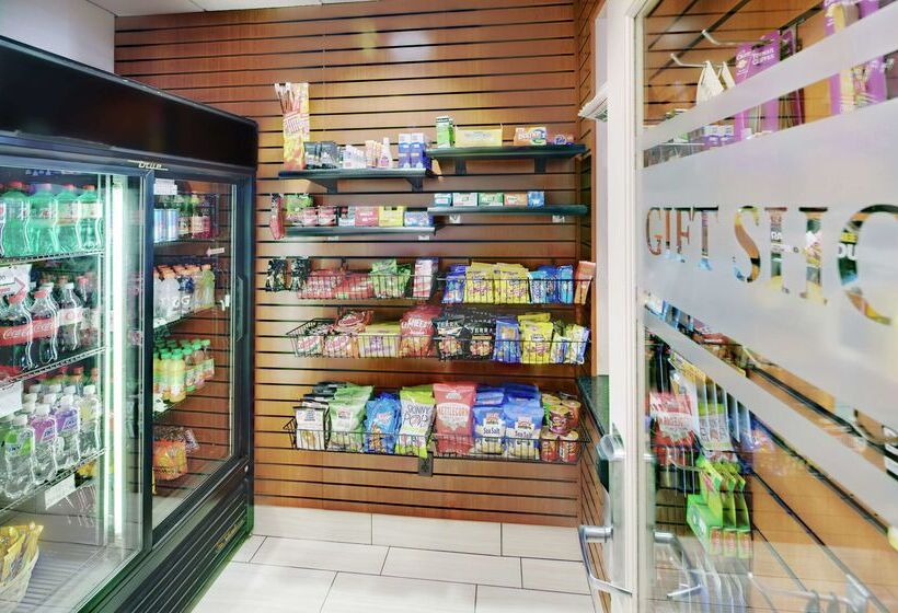 בית מלון כפרי Doubletree By Hilton Milwaukee Downtown