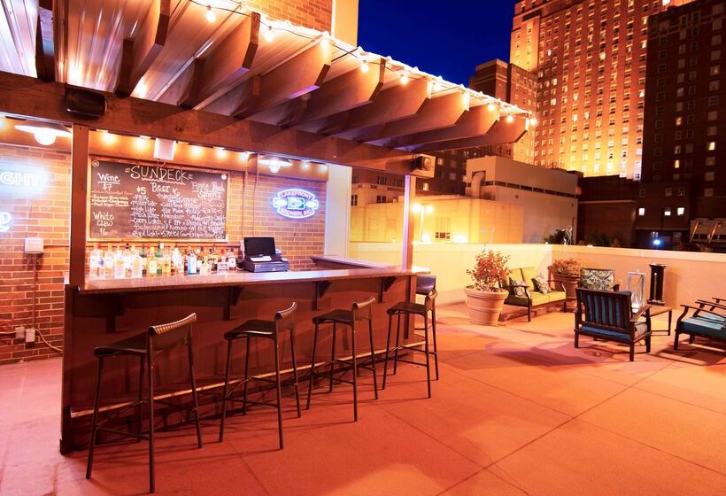 בית מלון כפרי Doubletree By Hilton Milwaukee Downtown