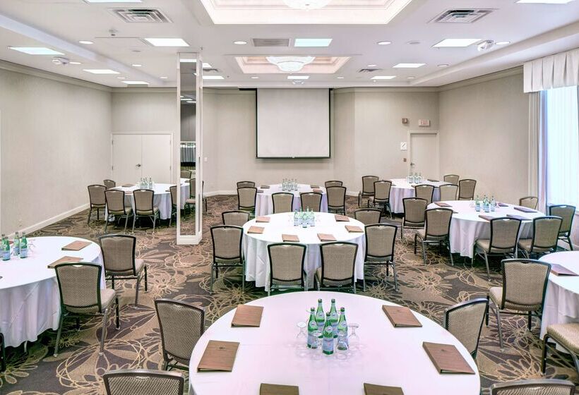 בית מלון כפרי Doubletree By Hilton Milwaukee Downtown