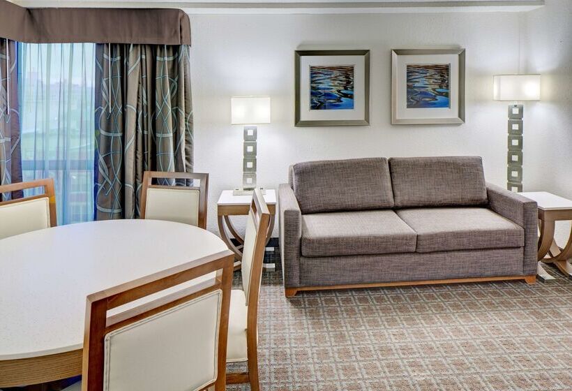 בית מלון כפרי Doubletree By Hilton Milwaukee Downtown