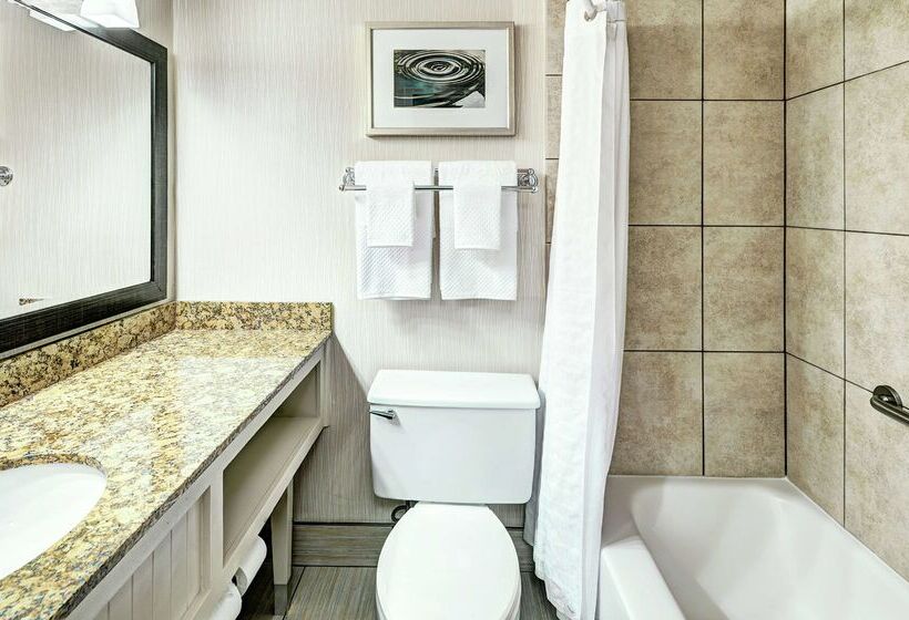 בית מלון כפרי Doubletree By Hilton Milwaukee Downtown