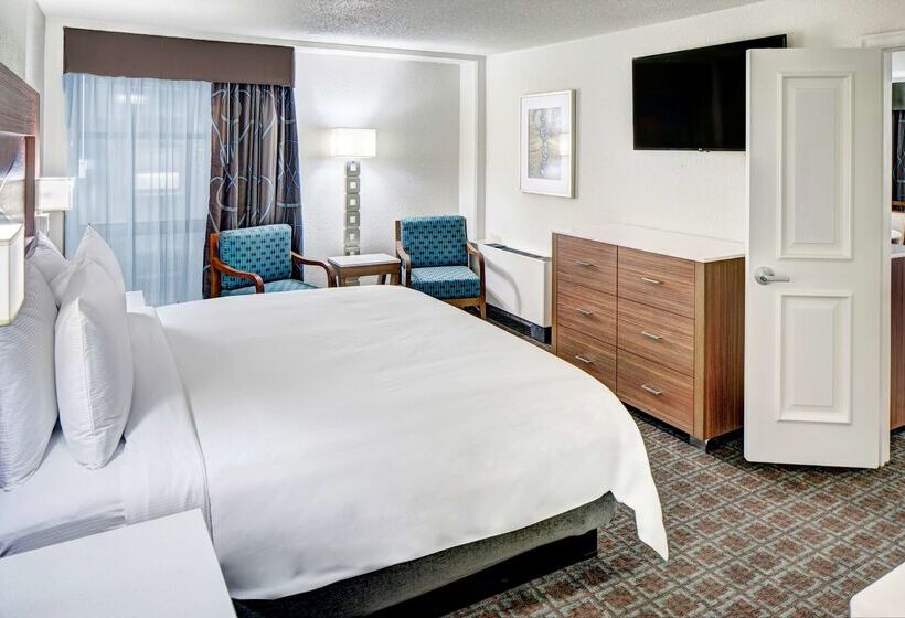 בית מלון כפרי Doubletree By Hilton Milwaukee Downtown