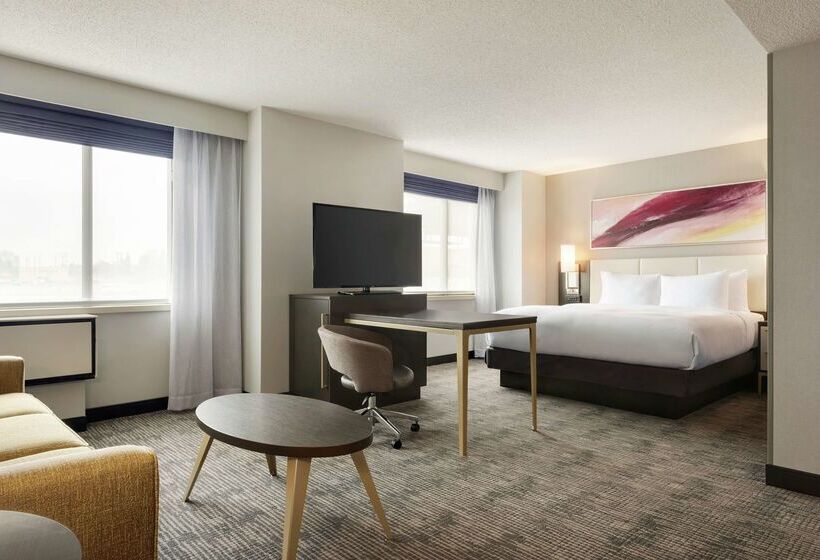 هتل Doubletree By Hilton St. Paul East