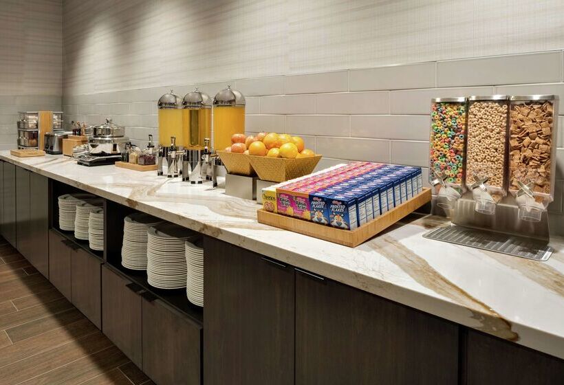 هتل Doubletree By Hilton St. Paul East