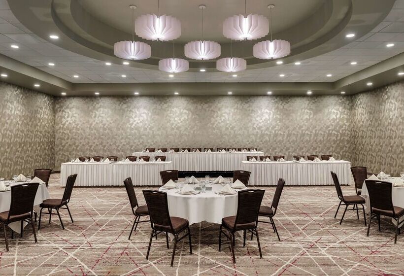 호텔 Doubletree By Hilton St. Paul East