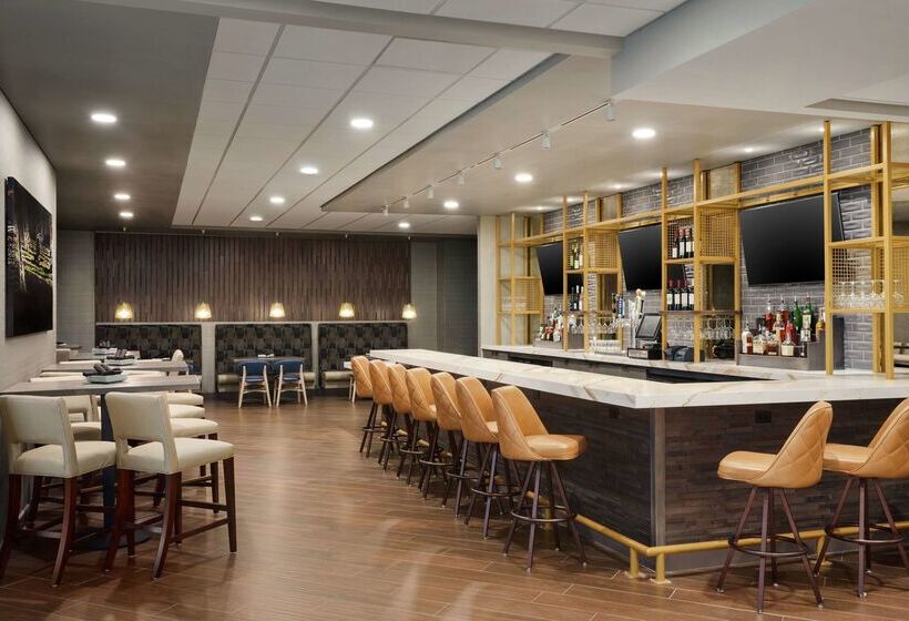 호텔 Doubletree By Hilton St. Paul East