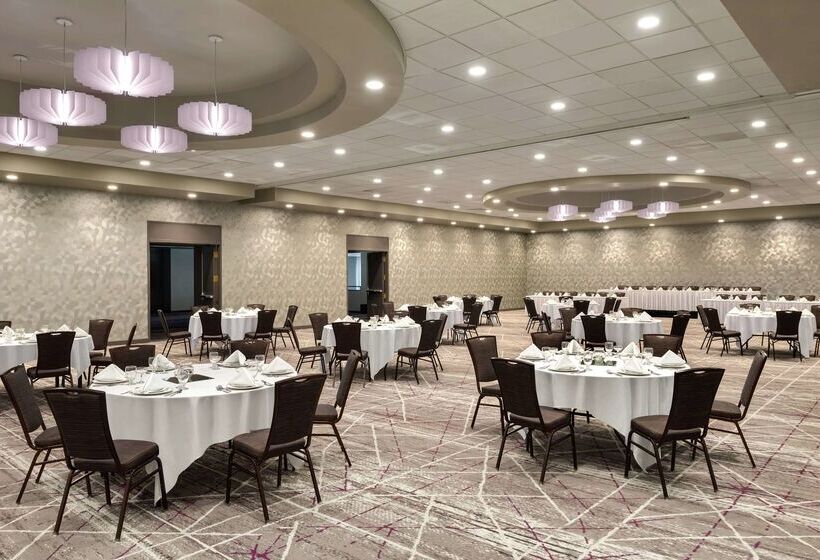 호텔 Doubletree By Hilton St. Paul East