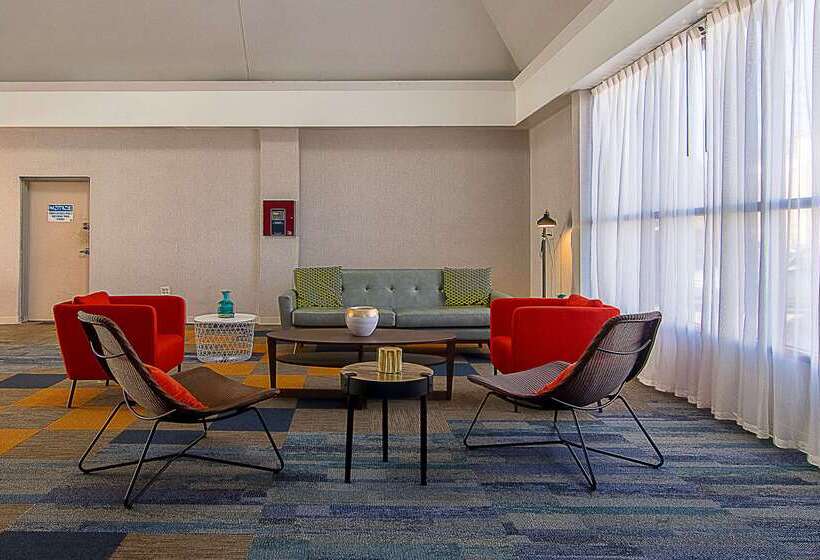 فندق Econo Lodge