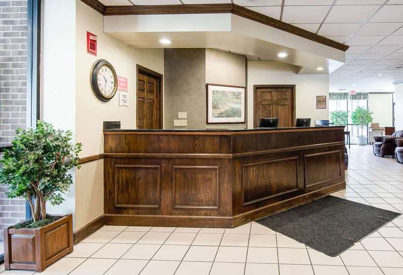 Отель Econo Lodge Inn & Suites