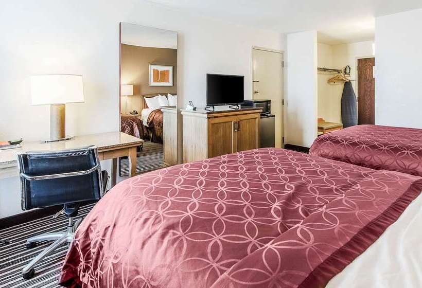 酒店 Econo Lodge Inn & Suites