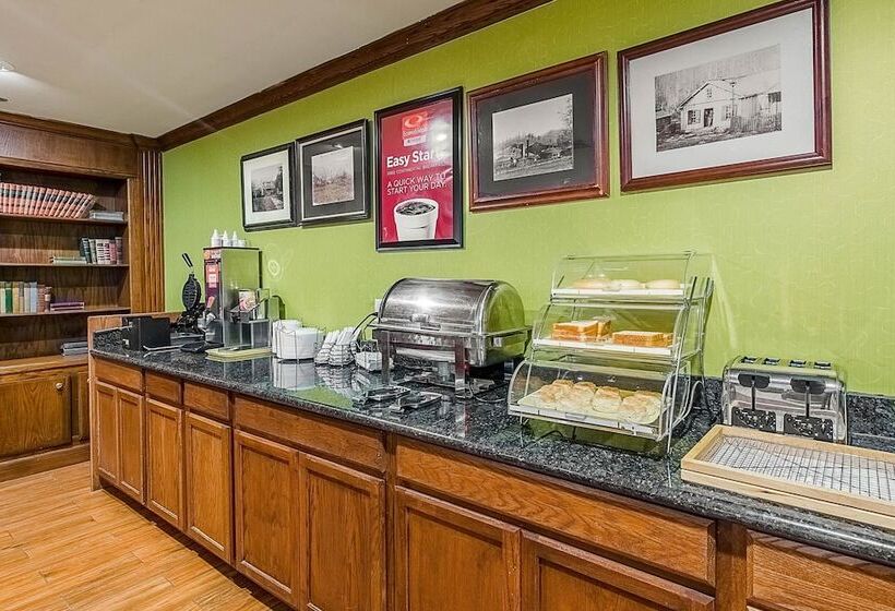 Отель Econo Lodge Inn & Suites