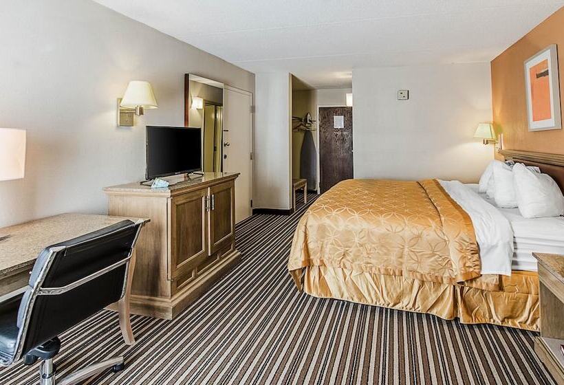 Отель Econo Lodge Inn & Suites