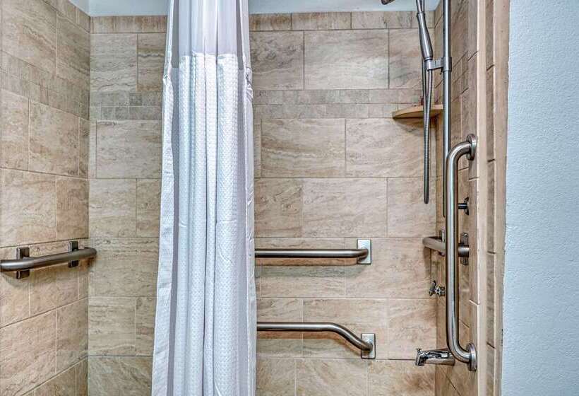 هتل Econo Lodge Raleigh Near Walnut Creek Amphitheatre