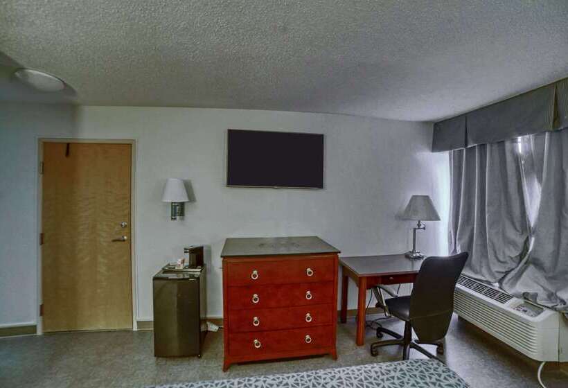 هتل Econo Lodge Raleigh Near Walnut Creek Amphitheatre