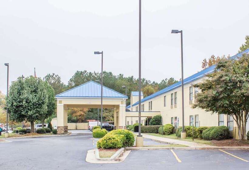 هتل Econo Lodge Raleigh Near Walnut Creek Amphitheatre