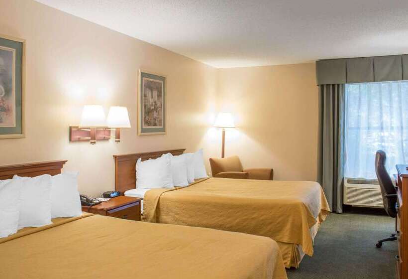 هتل Econo Lodge Raleigh Near Walnut Creek Amphitheatre