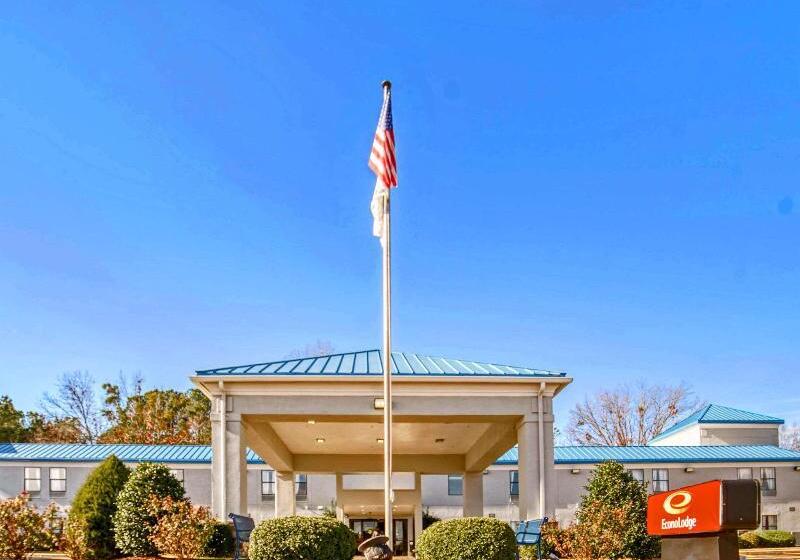 هتل Econo Lodge Raleigh Near Walnut Creek Amphitheatre