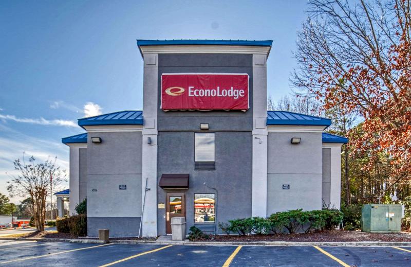 هتل Econo Lodge Raleigh Near Walnut Creek Amphitheatre
