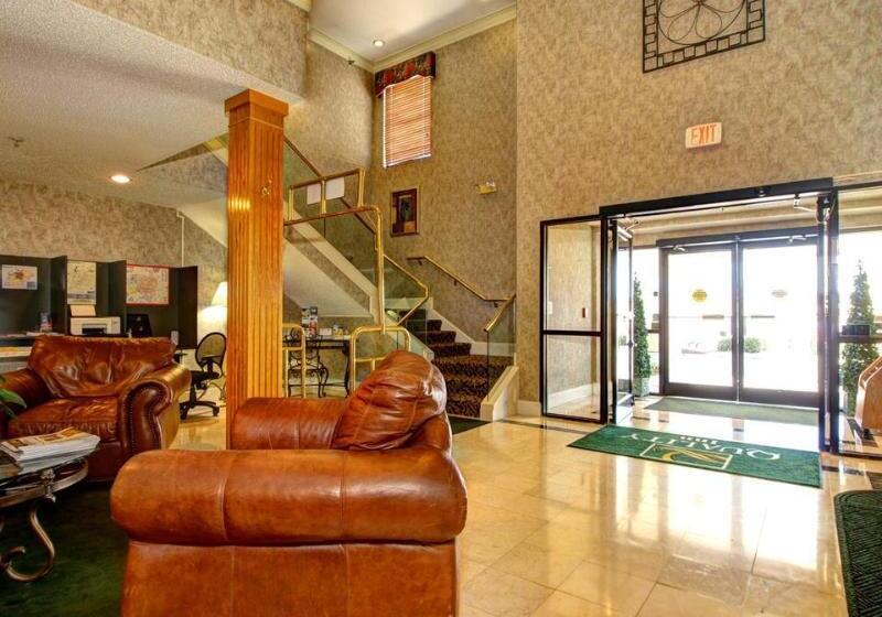 هتل Econo Lodge Raleigh Near Walnut Creek Amphitheatre