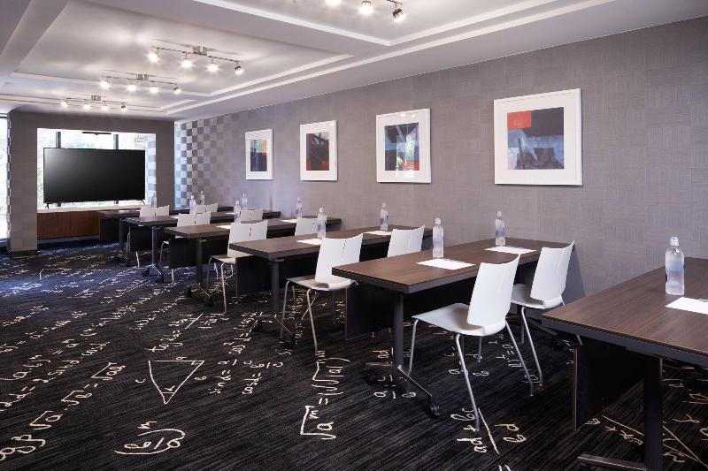 هتل Fairfield Inn & Suites By Marriott Camarillo