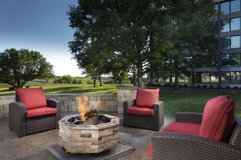 فندق Four Points By Sheraton Kansas City Airport