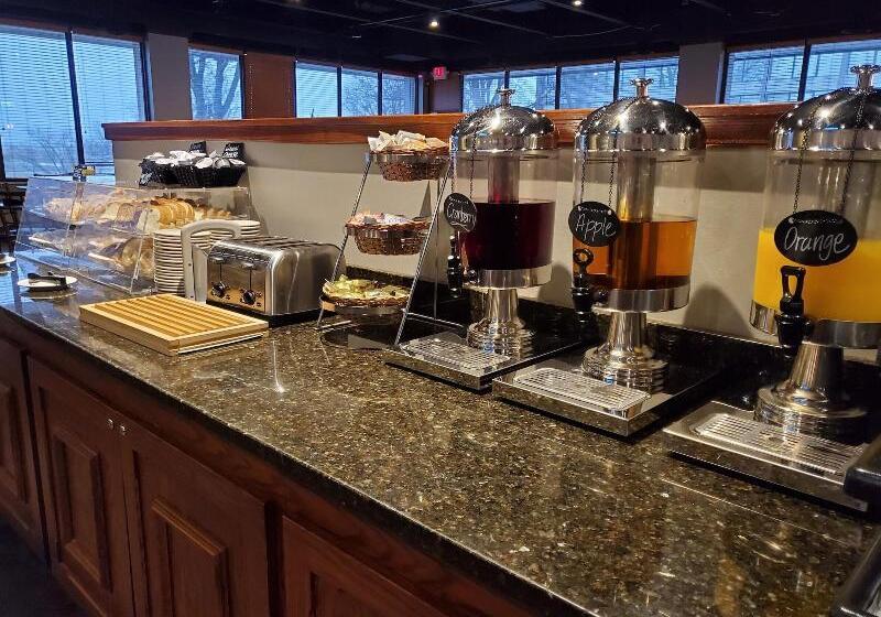 فندق Four Points By Sheraton Kansas City Airport