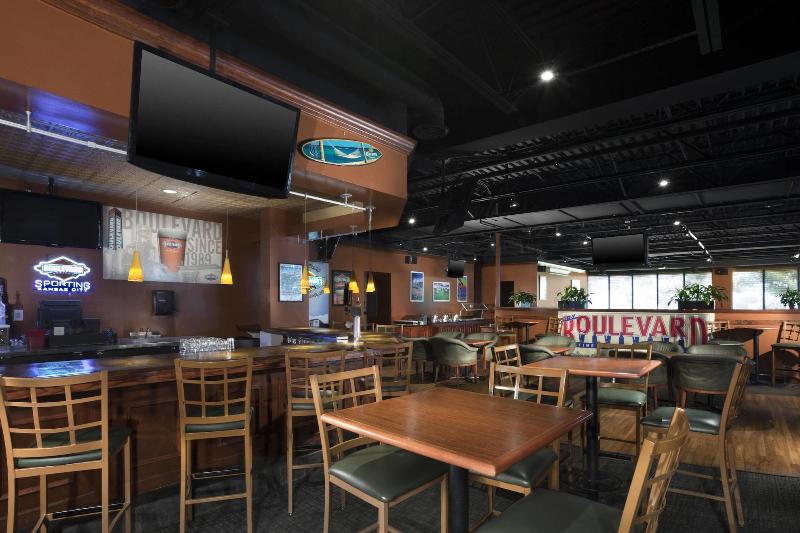 فندق Four Points By Sheraton Kansas City Airport