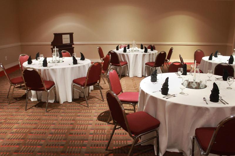 فندق Four Points By Sheraton Kansas City Airport