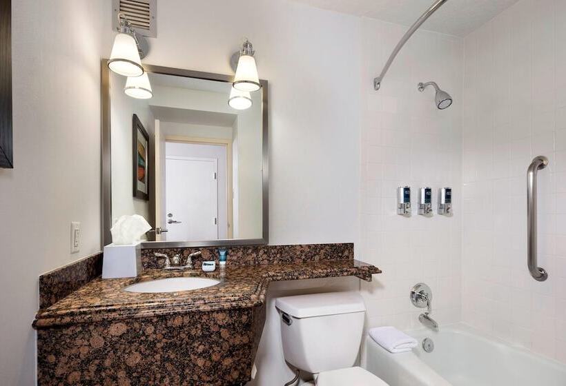 فندق Four Points By Sheraton Kansas City Airport